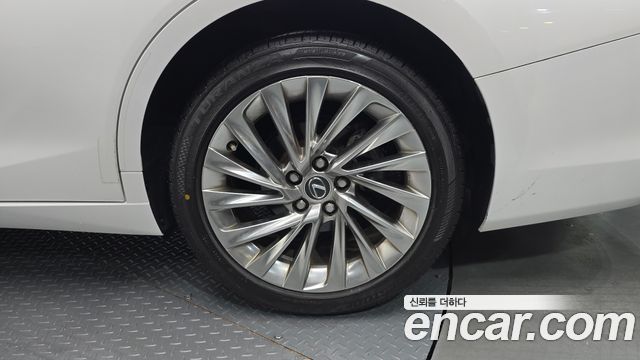 Lexus ES300h (VII) Luxury Plus 2023 — фото 21