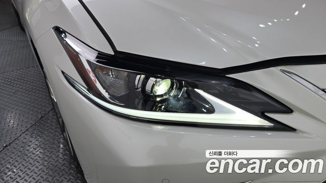 Lexus ES300h (VII) Luxury Plus 2023 — фото 22