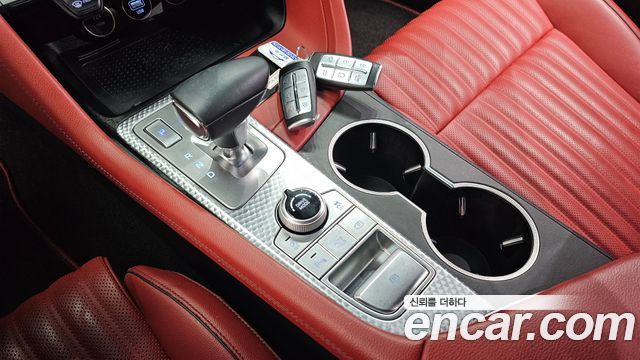 Genesis G70 Shooting Brake Gasoline 2.0T 2WD 2023 — фото 9