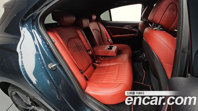 Genesis G70 Shooting Brake Gasoline 2.0T 2WD 2023 — фото 11