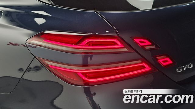 Genesis G70 Shooting Brake Gasoline 2.0T 2WD 2023 — фото 23