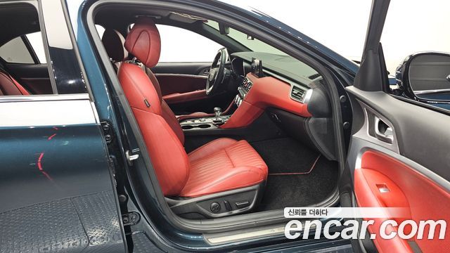 Genesis G70 Shooting Brake Gasoline 2.0T 2WD 2023 — фото 26