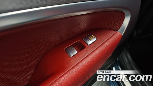 Genesis G70 Shooting Brake Gasoline 2.0T 2WD 2023 — фото 29