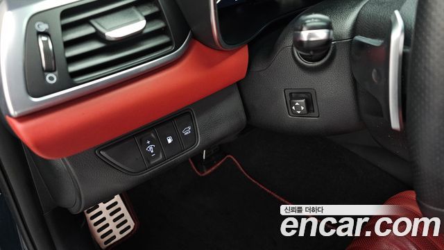Genesis G70 Shooting Brake Gasoline 2.0T 2WD 2023 — фото 30