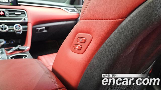 Genesis G70 Shooting Brake Gasoline 2.0T 2WD 2023 — фото 31