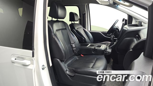 Hyundai Staria Tourer 9-Seater Modern 2022 — фото 26