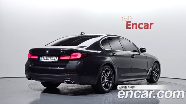 BMW 5 Series (G30) 520i M Sport 2022 — фото 2