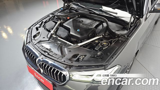 BMW 5 Series (G30) 520i M Sport 2022 — фото 6