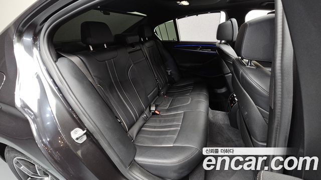 BMW 5 Series (G30) 520i M Sport 2022 — фото 11