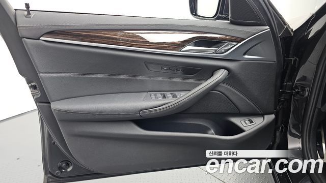 BMW 5 Series (G30) 520i M Sport 2022 — фото 24