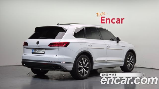 Volkswagen Touareg (III) 3.0 TDI Prestige 2021 — фото 2