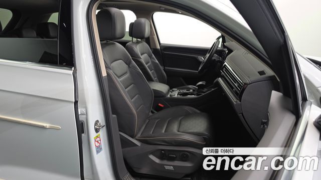 Volkswagen Touareg (III) 3.0 TDI Prestige 2021 — фото 12