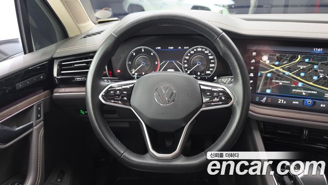 Volkswagen Touareg (III) 3.0 TDI Prestige 2021 — фото 13
