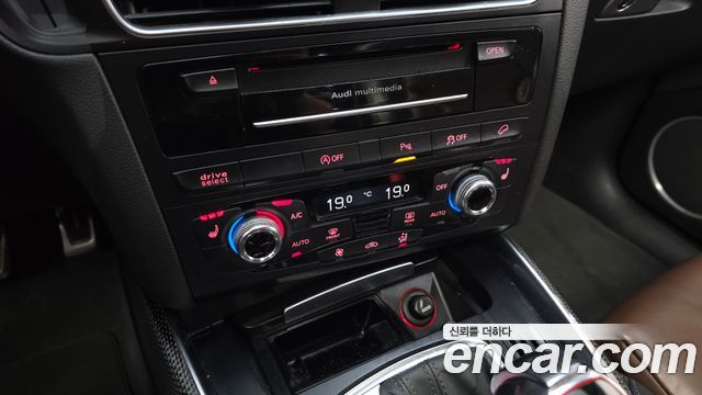 Audi SQ5 3.0 TDI Quattro 8R 2015 — фото 18