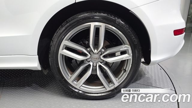 Audi SQ5 3.0 TDI Quattro 8R 2015 — фото 21