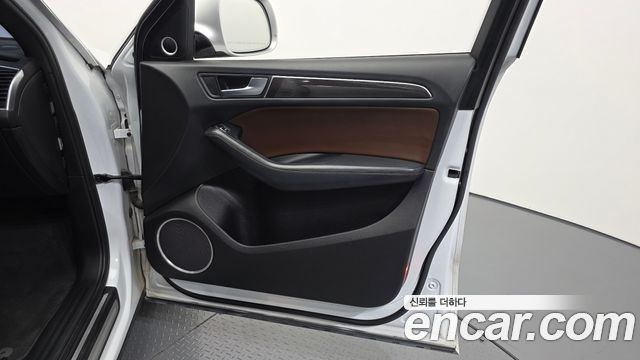 Audi SQ5 3.0 TDI Quattro 8R 2015 — фото 24