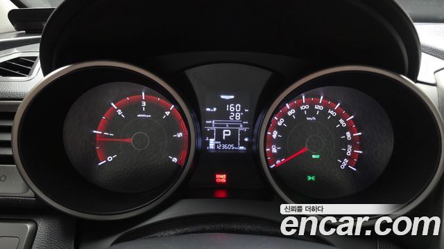 KG Mobility (SsangYong) Tivoli Diesel VX 2WD 2016 — фото 8