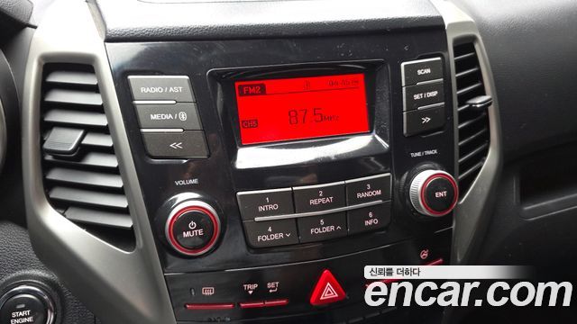 KG Mobility (SsangYong) Tivoli Diesel VX 2WD 2016 — фото 14