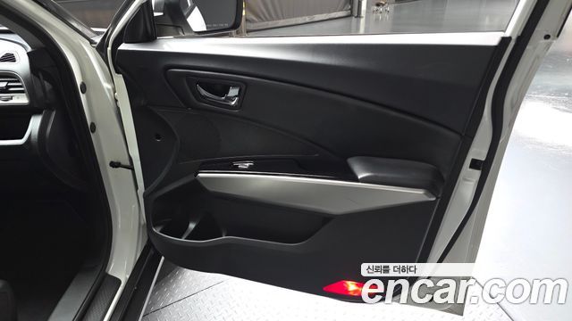 KG Mobility (SsangYong) Tivoli Diesel VX 2WD 2016 — фото 24