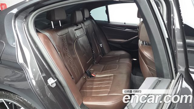 BMW 5 Series (G30) 530i xDrive M Sport Package 2023 — фото 11