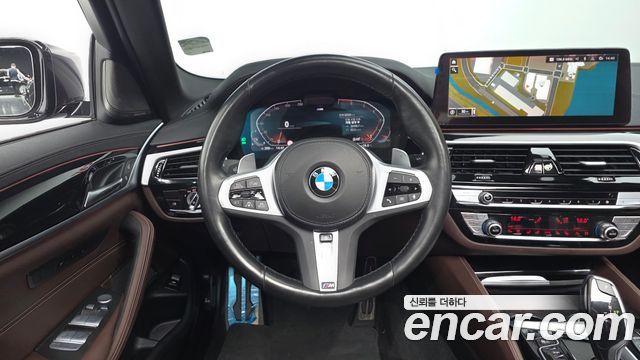 BMW 5 Series (G30) 530i xDrive M Sport Package 2023 — фото 12