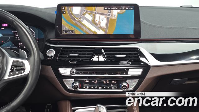 BMW 5 Series (G30) 530i xDrive M Sport Package 2023 — фото 13