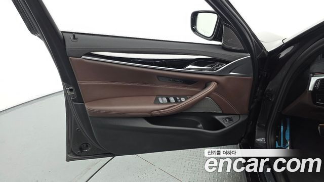 BMW 5 Series (G30) 530i xDrive M Sport Package 2023 — фото 24
