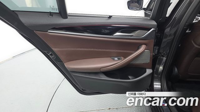 BMW 5 Series (G30) 530i xDrive M Sport Package 2023 — фото 25