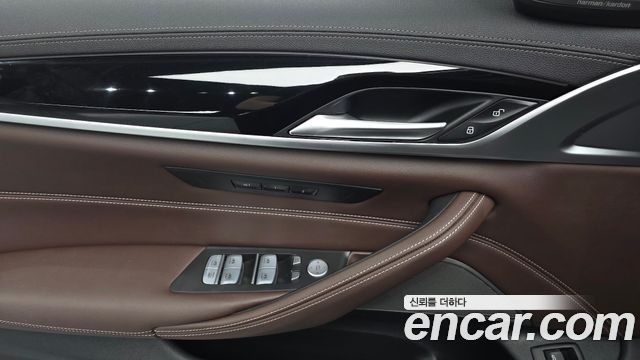 BMW 5 Series (G30) 530i xDrive M Sport Package 2023 — фото 31