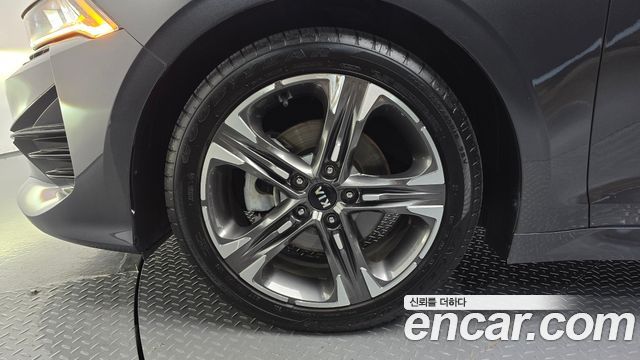 Kia K5 (III) 2.0 LPI Signature 2021 — фото 5