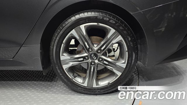 Kia K5 (III) 2.0 LPI Signature 2021 — фото 27