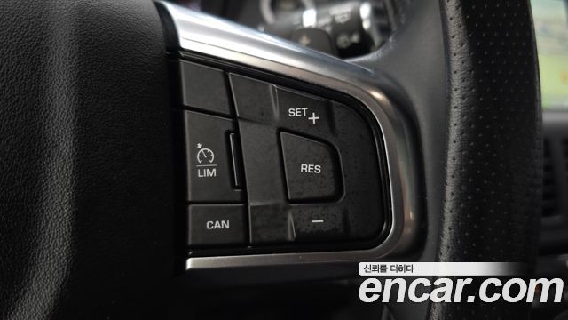 Land Rover Discovery Sport 2.0 TD4 SE 2016 — фото 17