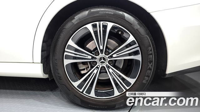 Mercedes-Benz E-Class (W214) E200 Avantgarde 2024 — фото 21