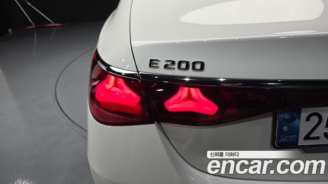 Mercedes-Benz E-Class (W214) E200 Avantgarde 2024 — фото 23