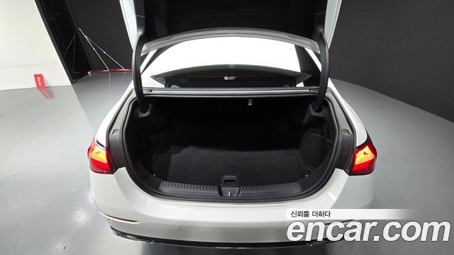 Mercedes-Benz E-Class (W214) E200 Avantgarde 2024 — фото 27