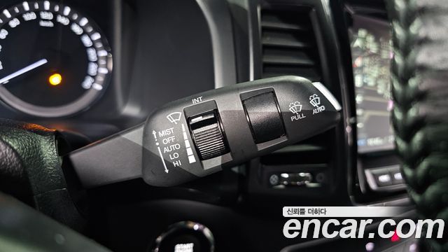 KG Mobility (SsangYong) Rexton Sports Khan Diesel 2.2 4WD Dynamic Edition (5-Link) 2021 — фото 14