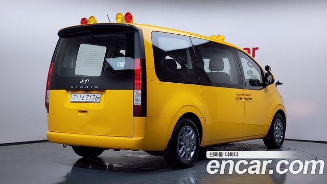 Hyundai Staria L3.5  Kinder Safety Car 11-Seater 2022 — фото 2