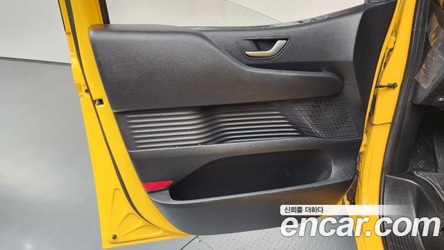 Hyundai Staria L3.5  Kinder Safety Car 11-Seater 2022 — фото 24