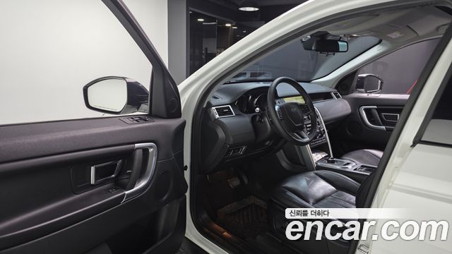 Land Rover Discovery Sport 2.0 TD4 SE 2017 — фото 10