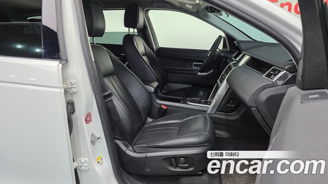 Land Rover Discovery Sport 2.0 TD4 SE 2017 — фото 15