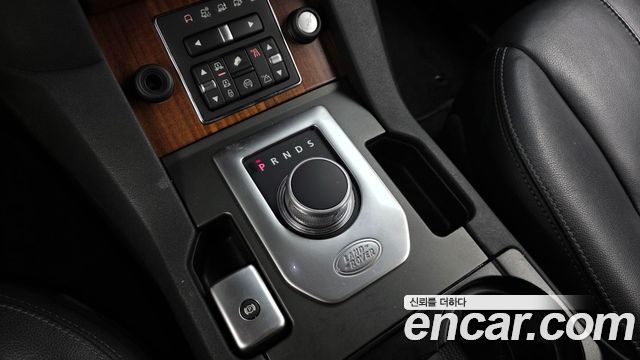 Land Rover Discovery 4 3.0 SDV6 SE 2014 — фото 9