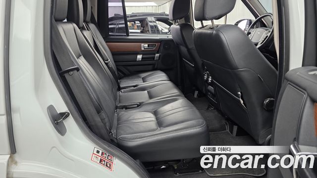 Land Rover Discovery 4 3.0 SDV6 SE 2014 — фото 12