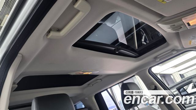 Land Rover Discovery 4 3.0 SDV6 SE 2014 — фото 17