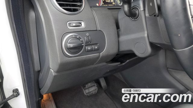 Land Rover Discovery 4 3.0 SDV6 SE 2014 — фото 18