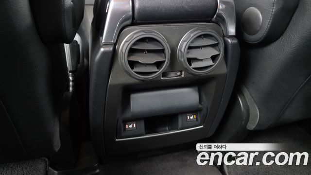 Land Rover Discovery 4 3.0 SDV6 SE 2014 — фото 19