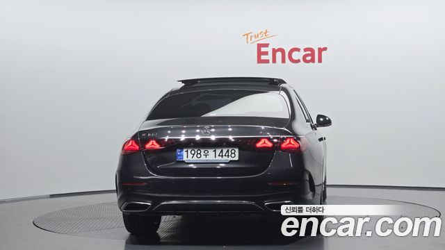Mercedes-Benz E-Class (W214) E300 4MATIC AMG Line 2024 — фото 4
