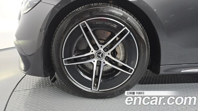 Mercedes-Benz E-Class (W214) E300 4MATIC AMG Line 2024 — фото 5