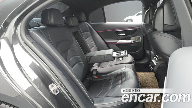 Mercedes-Benz E-Class (W214) E300 4MATIC AMG Line 2024 — фото 11