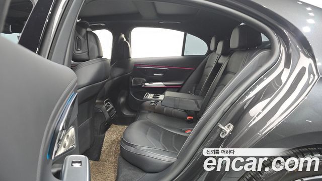 Mercedes-Benz E-Class (W214) E300 4MATIC AMG Line 2024 — фото 12
