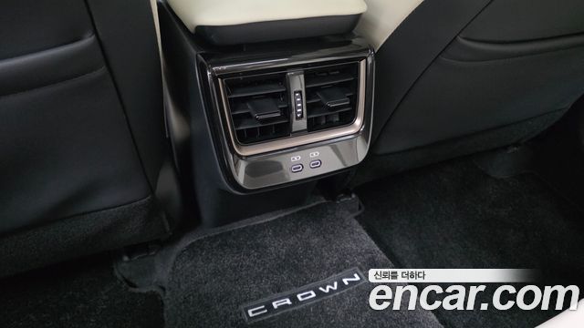 Toyota Crown Crossover 2.5 4WD Hybrid 2025 — фото 30